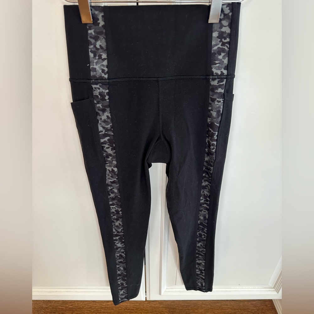 Athleta Salutation Stash Pocket Serene 7/8. Size: XS. Worn only once.